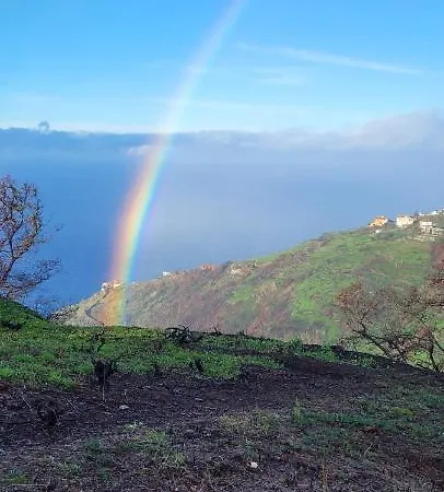 Sunset Refuge Daire Fajã da Ovelha